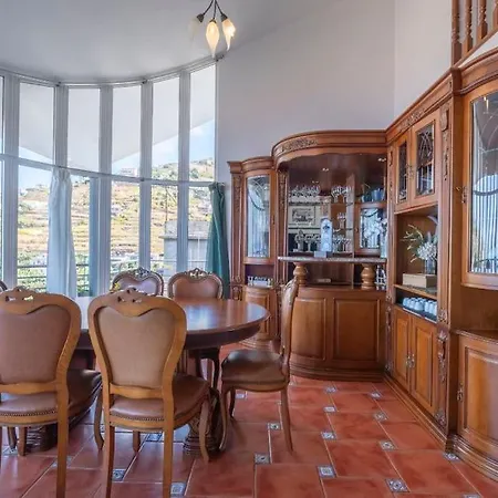 Semesterbostad Casa Almada *